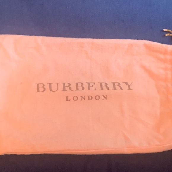 NWOT Authentic Vintage Gucci Signature Pochette with Green Leather Trim - Picture 9 of 9